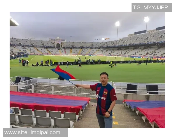 阿斯报报道巴萨与巴黎在环球足球奖颁奖典礼中荣获多项大奖