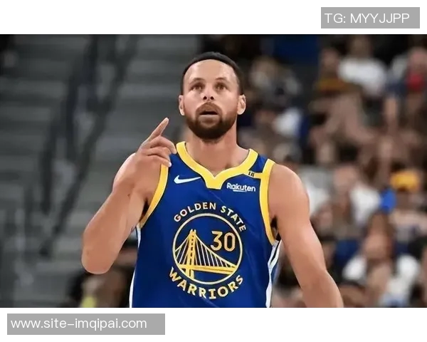 克尼佩尔全力防守库里三分球称其为独一无二的篮球天才