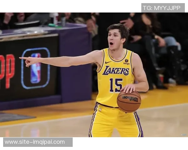 湖记：里夫斯季后赛场均167分表现不俗评价过早需谨慎